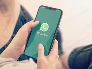 Wie gebruiken die populaire racistische WhatsAppstickers?