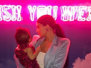 Dit is hoe over de top Kylie Jenner en Travis Scott Stormi's verjaardag vierden