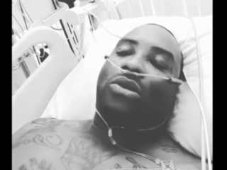 Lexxxus in het ziekenhuis na aanrijding op de motor