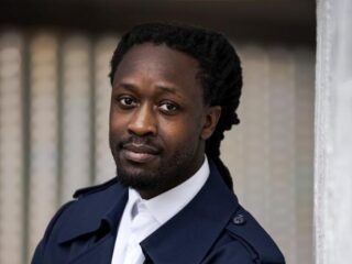 Akwasi neemt afstand van Zwarte Piet-uitspraak en wordt niet vervolgd