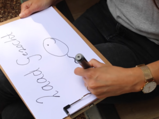 VIDEO: Lesbisch koppel zoekt naar zaad via YouTube