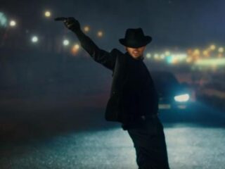 Chris Brown showt dansmoves in Parijs in nieuwe video 'Back To Love'