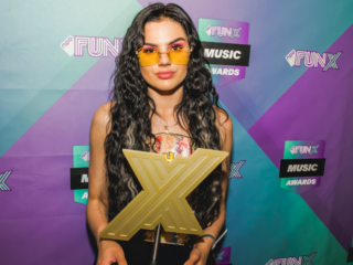Famke Louise wint award voor 'Artist of the Year - Female'