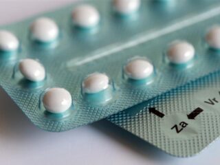 Huisartsen gaan meer aandacht besteden aan psychische effecten van de pil