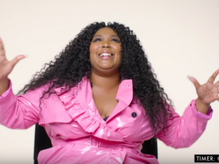 Lizzo zingt on the spot: Biggie's 'Big Poppa', 'Old Town Road' & meer