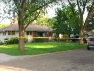 Amerikaan aangeklaagd omdat hij met overleden moeder en broer samenwoonde