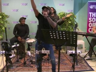 Rapper Makkie covert Machel Montano & Sean Paul's 'One Wine' in het Surinaams!