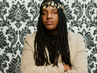 Jonna Fraser trakteert op drie nieuwe tracks voor zijn verjaardag