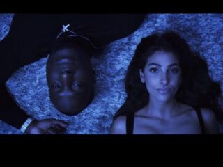 Anna Nooshin in 'Verleden Tijd'-video van Frenna & Lil Kleine