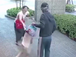 Moeder redt dochter (7) op klaarlichte dag van kinderlokker