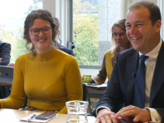 Wereldmeisjesdag: Cyrilein (23) voor een dag leider van politieke partij