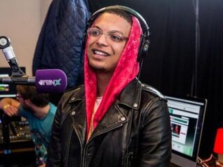 Ronnie Flex is bezig met een samenwerking met Bløf