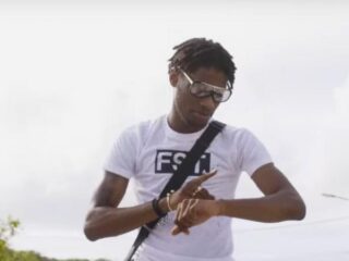 Sevn Alias en GLOWINTHEDARK gaan 'Weg Van Alle Stress' in nieuwe clip