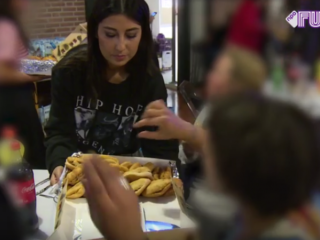 FunX Kookt voor thuisloze jongeren: "Het is fijn dat we gehoord worden"
