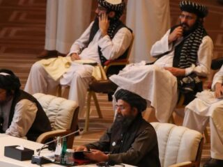 Historisch vredesoverleg tussen Taliban en Afghaanse regering begonnen