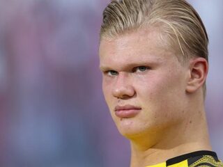 Zo wordt topspits Erling Haaland een nachtclub uitgezet