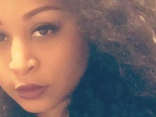 #SameBae: Vrouw ontdekt dat vriend vreemdgaat met haar collega en maakt een savage plan