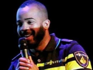 Politieagent Dwight wint publieksprijs 'Jonge Ambtenaar 2018'