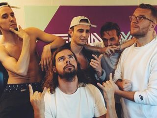 Co-host Big2 komt langs met Mario Kartel bij Sunday Service