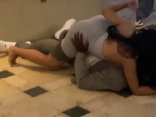 Offset geeft Cardi B een dikke auto voor haar 28e verjaardag