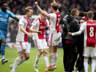 Ajax viert alvast feest bij Johan Cruijff ArenA
