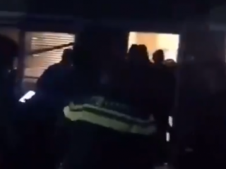 Honderd jongeren uit Urk dringen huis Soufyan (18) binnen en mishandelen moeder