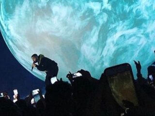 Drake heeft niets respectloos tegen vrouw met hoofddoek gezegd