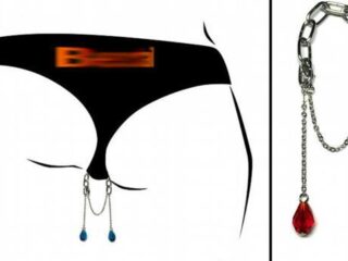 Fashion-item gaat te ver: sieraad voor kruis van bikini