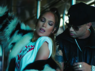 Jennifer Lopez en Wisin zoeken New York op in videoclip Amor, Amor, Amor