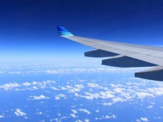 FunX-luisteraar krijgt vliegticket cadeau om graf van familie te bezoeken