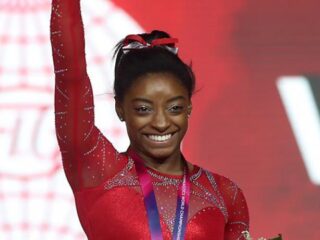 Hoe Simone Biles het afgelopen weekend 3 keer geschiedenis schreef