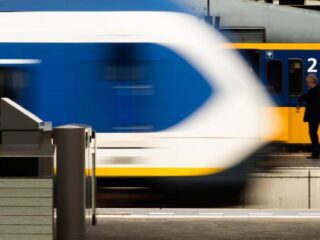 Passagier dreigt trein op te blazen in Amsterdam
