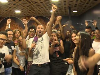 Morad & Shay vieren Chickenfest met o.a. Broederliefde