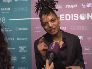 Ronnie Flex wint twee Edison Pop Awards en kondigt track met Famke Louise aan