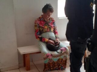 Man doet rijexamen verkleed als moeder omdat ze keer op keer zakt