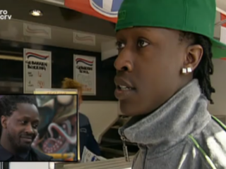 VIDEO: Akwasi's emotionele ontmoeting bij Puberruil: 10 jaar later