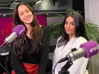 Selma Omari zingt 'Habiba' tijdens Autotune Challenge met Sophie Milzink
