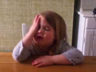 VIDEO: Driejarig meisje stelt terechte vragen over paastradities