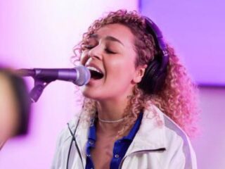 Powerwoman-cover: Delany zingt 'Fallin'' van Alicia Keys