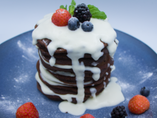Het perfecte ontbijt: chocolate pancakes met cream cheese