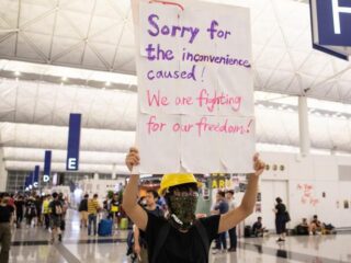 Opnieuw alle vluchten van Hongkong geannuleerd door demonstraties