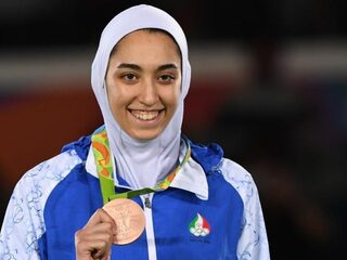 Olympische medaillewinnares Iran mogelijk naar Nederland gevlucht uit protest