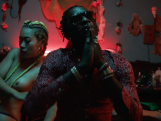 Young Thug met Travis Scott en Quavo diXte