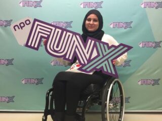 De Rotterdamse Kubra vlogt over haar leven in een rolstoel