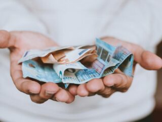 Rogier start petitie voor coronakorting op collegegeld