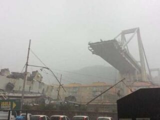 Italiaanse hangbrug stort plotseling in: tientallen doden en gewonden