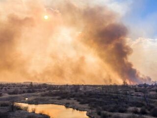 Bosbranden Oekraïne komen steeds dichter bij kerncentrale Tsjernobyl