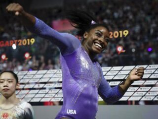 Simone Biles (22) is de meest succesvolle turner op WK allertijden