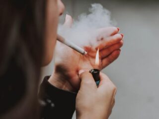 Zorgen om aantal rokende twintigers: "Percentage blijft hoog"