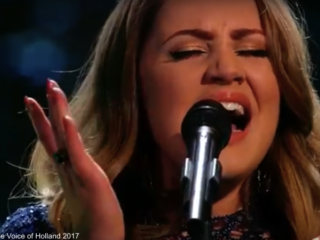 The Voice of Holland Liveshow 1: 17-jarige Pleun verovert jury en publiek